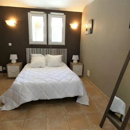 Léon, 7 Pièces, 15 Personnes - Fr-1-360-481 *